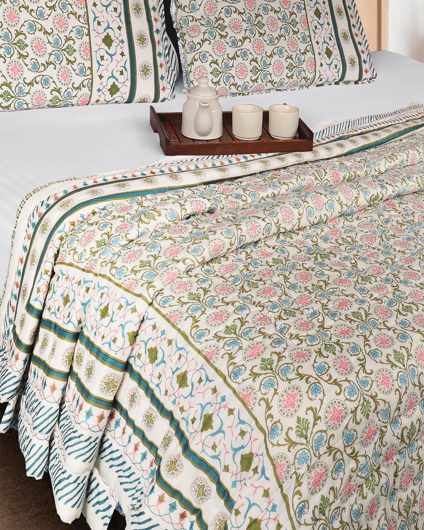 White Hand Blocked Printed Reversible Double Bed Hand Quilting Quilt Set